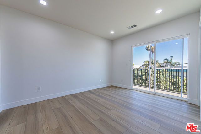 5436 Romaine Street, Los Angeles, CA 90038