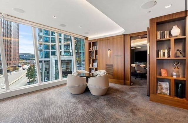 150 Seaport Blvd 14A, Boston, MA 02210