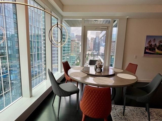 150 Seaport Blvd 14A, Boston, MA 02210