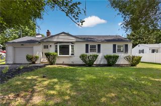 102 Sunnyfield Road, Camillus, NY 13031
