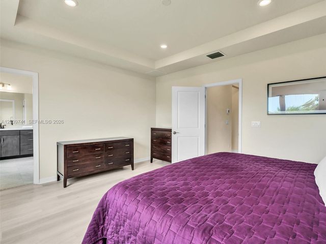 1183 Eucalyptus Dr, Hollywood, FL 33021