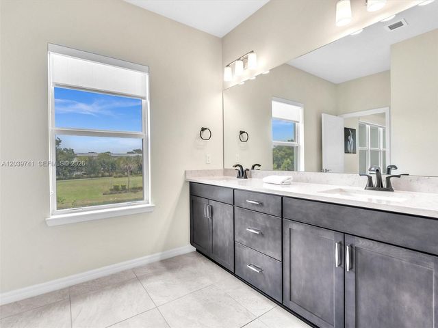 1183 Eucalyptus Dr, Hollywood, FL 33021