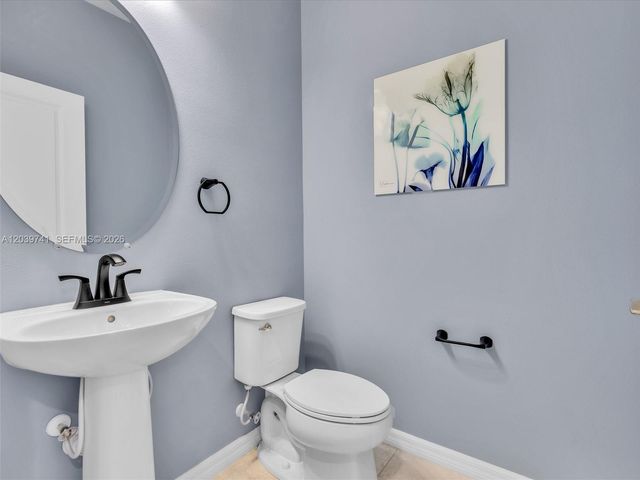 1183 Eucalyptus Dr, Hollywood, FL 33021