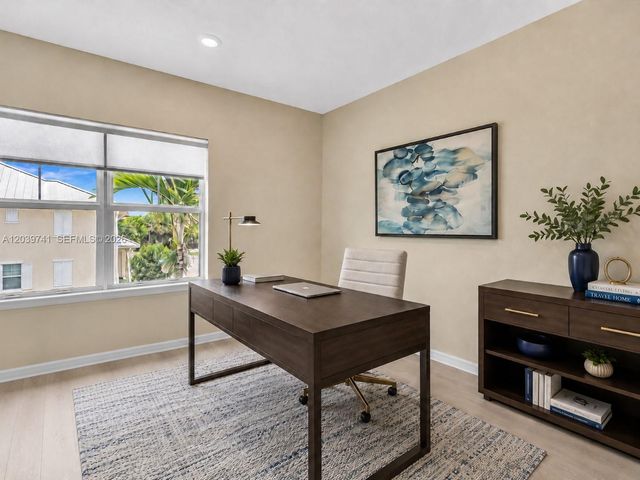 1183 Eucalyptus Dr, Hollywood, FL 33021