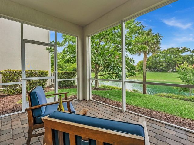 1183 Eucalyptus Dr, Hollywood, FL 33021