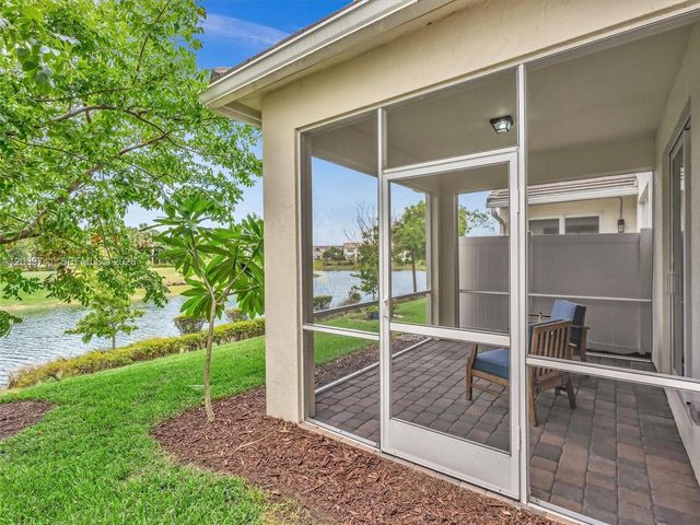 1183 Eucalyptus Dr, Hollywood, FL 33021