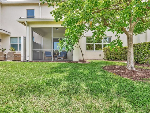 1183 Eucalyptus Dr, Hollywood, FL 33021