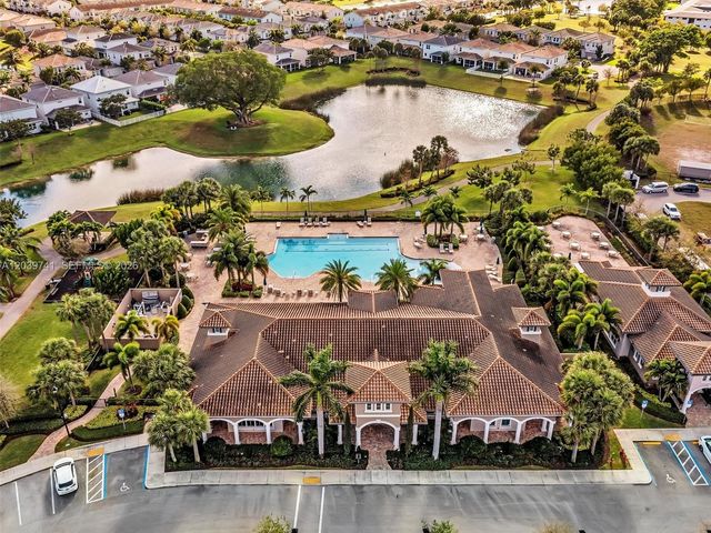 1183 Eucalyptus Dr, Hollywood, FL 33021