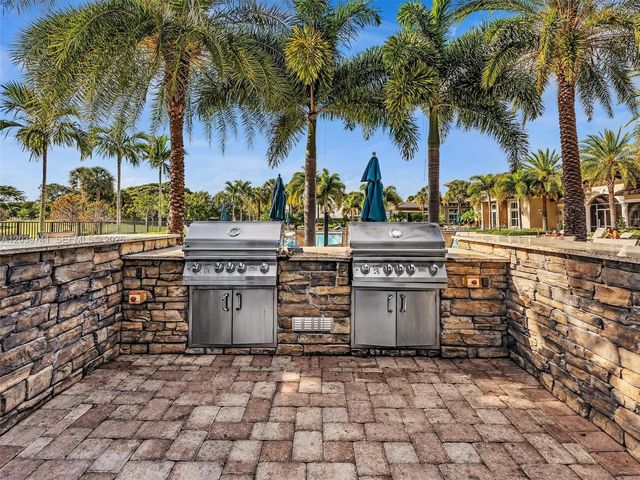 1183 Eucalyptus Dr, Hollywood, FL 33021