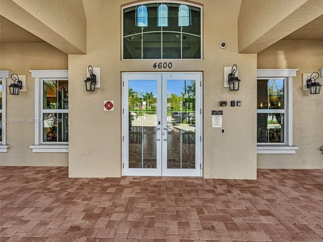 1183 Eucalyptus Dr, Hollywood, FL 33021