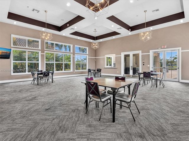 1183 Eucalyptus Dr, Hollywood, FL 33021