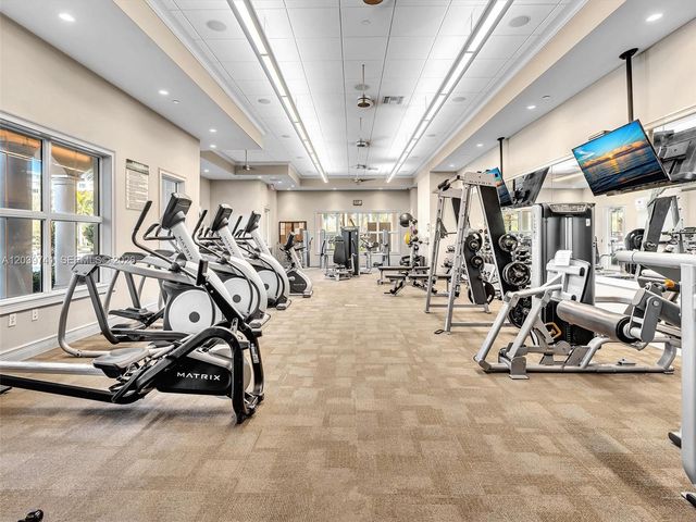 1183 Eucalyptus Dr, Hollywood, FL 33021