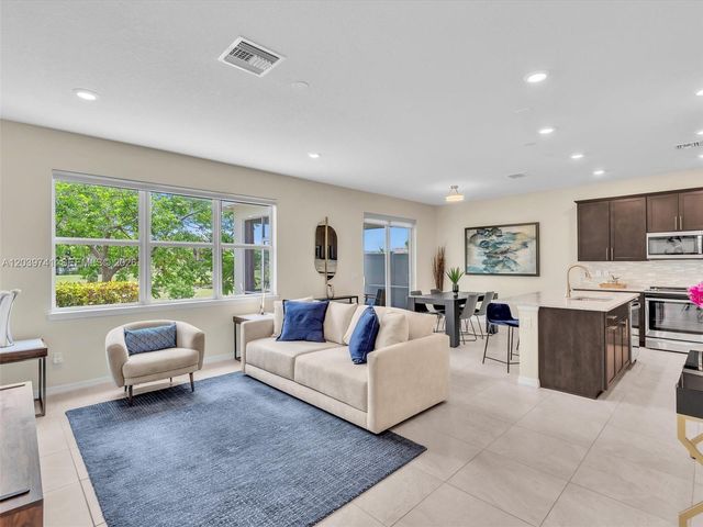 1183 Eucalyptus Dr, Hollywood, FL 33021