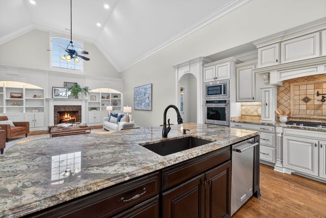 8008 Puddleduck Ln, Spring Hill, TN 37174