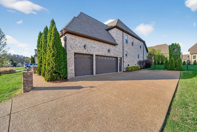 8008 Puddleduck Ln, Spring Hill, TN 37174