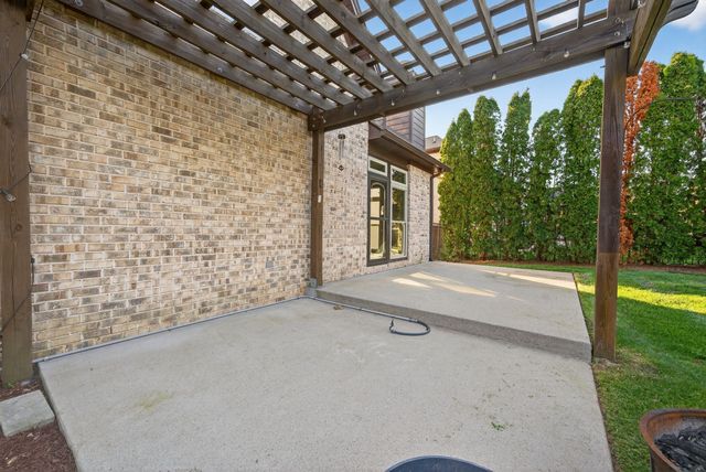 8008 Puddleduck Ln, Spring Hill, TN 37174