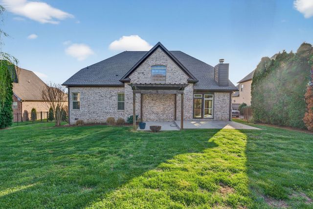 8008 Puddleduck Ln, Spring Hill, TN 37174