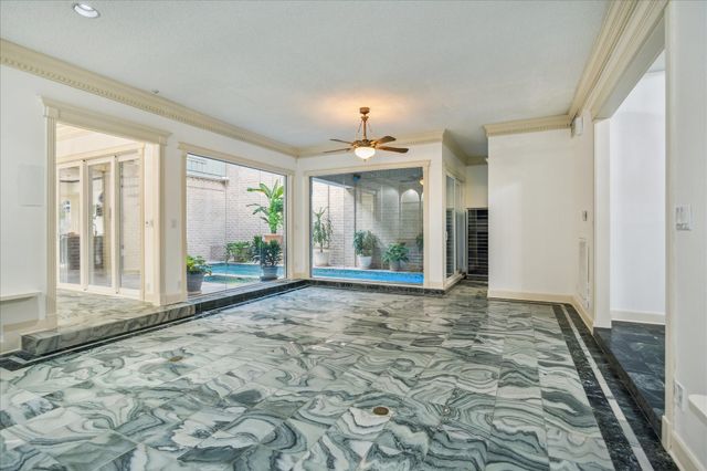 45 Bayou Pointe Drive, Houston, TX 77063