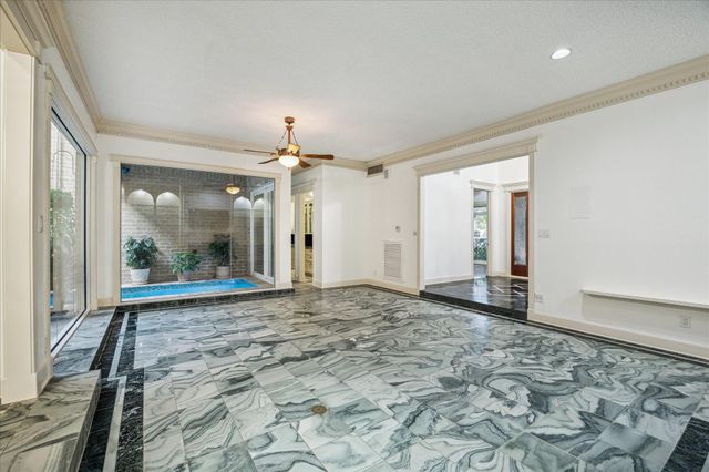 45 Bayou Pointe Drive, Houston, TX 77063