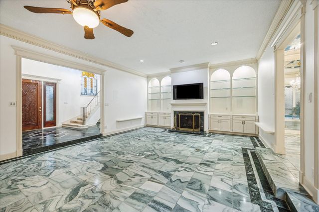 45 Bayou Pointe Drive, Houston, TX 77063