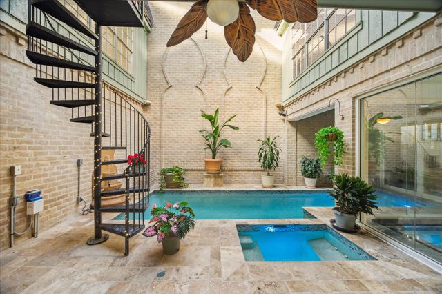 45 Bayou Pointe Drive, Houston, TX 77063