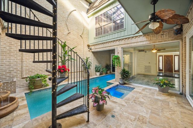 45 Bayou Pointe Drive, Houston, TX 77063