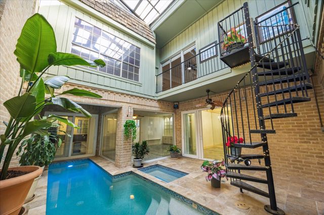 45 Bayou Pointe Drive, Houston, TX 77063