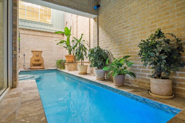 45 Bayou Pointe Drive, Houston, TX 77063