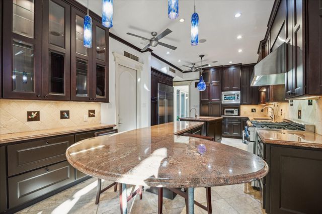 45 Bayou Pointe Drive, Houston, TX 77063