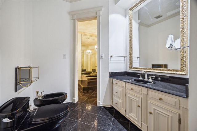 45 Bayou Pointe Drive, Houston, TX 77063