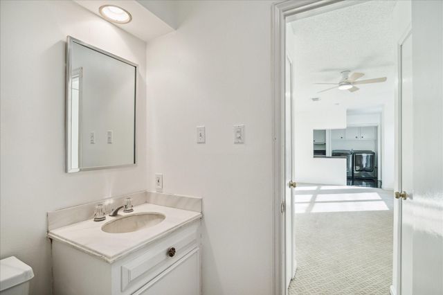 45 Bayou Pointe Drive, Houston, TX 77063