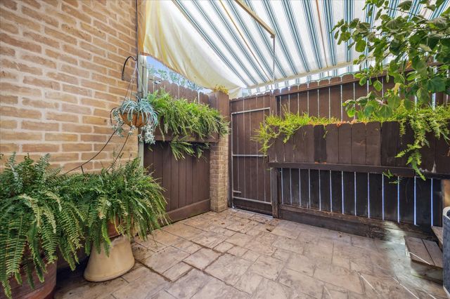 45 Bayou Pointe Drive, Houston, TX 77063