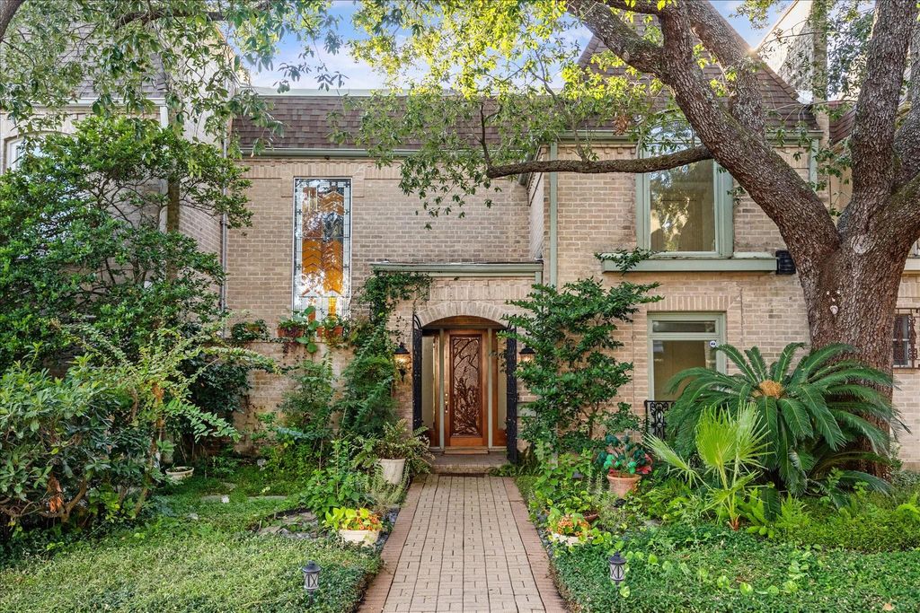 45 Bayou Pointe Drive, Houston, TX 77063