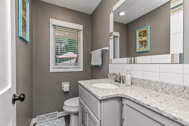 7569 SE Vandalia Drive, Runnells, IA 50237