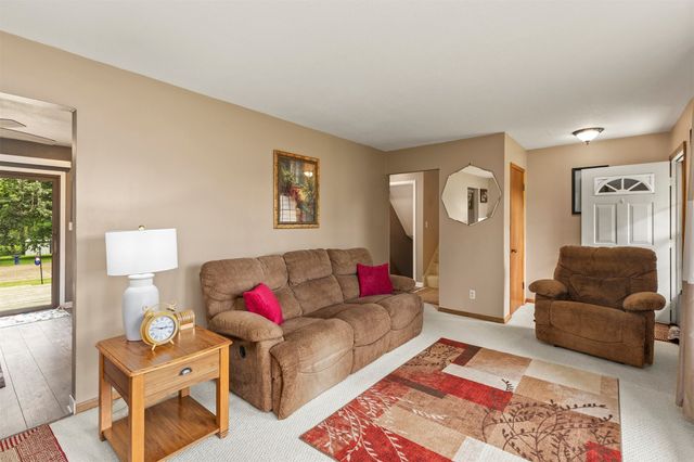 7569 SE Vandalia Drive, Runnells, IA 50237