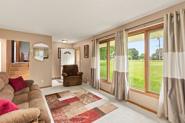 7569 SE Vandalia Drive, Runnells, IA 50237