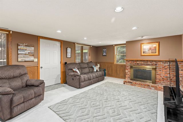 7569 SE Vandalia Drive, Runnells, IA 50237
