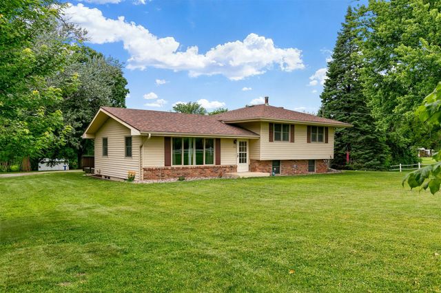 7569 SE Vandalia Drive, Runnells, IA 50237