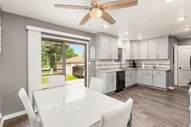 7569 SE Vandalia Drive, Runnells, IA 50237