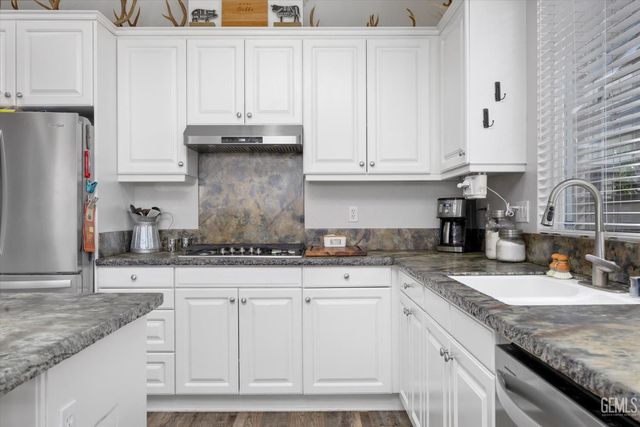 10815 Ponta Pora Place, Bakersfield, CA 93306