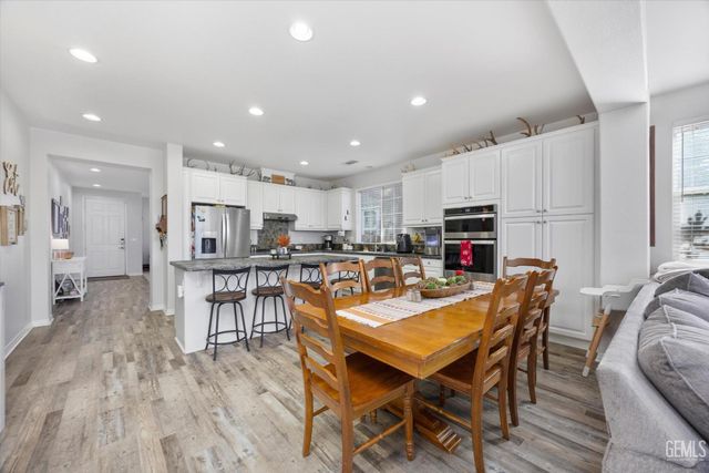 10815 Ponta Pora Place, Bakersfield, CA 93306