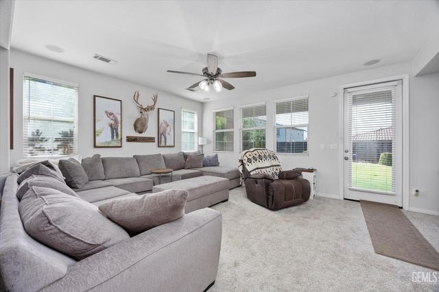 10815 Ponta Pora Place, Bakersfield, CA 93306