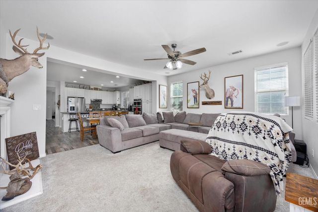 10815 Ponta Pora Place, Bakersfield, CA 93306