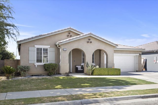 10815 Ponta Pora Place, Bakersfield, CA 93306