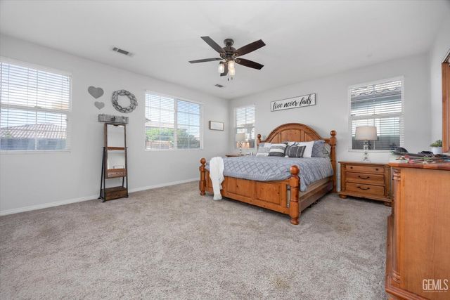 10815 Ponta Pora Place, Bakersfield, CA 93306