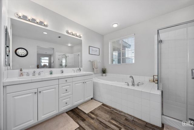 10815 Ponta Pora Place, Bakersfield, CA 93306