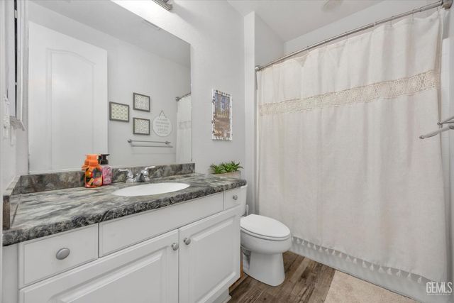 10815 Ponta Pora Place, Bakersfield, CA 93306