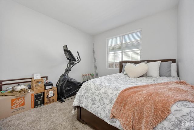 10815 Ponta Pora Place, Bakersfield, CA 93306