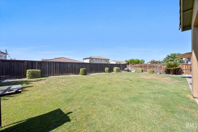 10815 Ponta Pora Place, Bakersfield, CA 93306