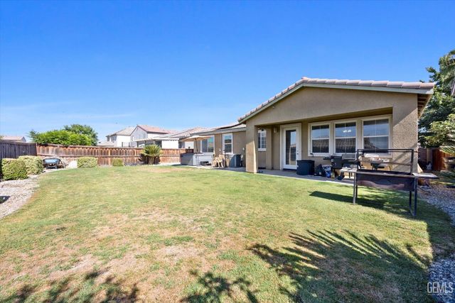 10815 Ponta Pora Place, Bakersfield, CA 93306